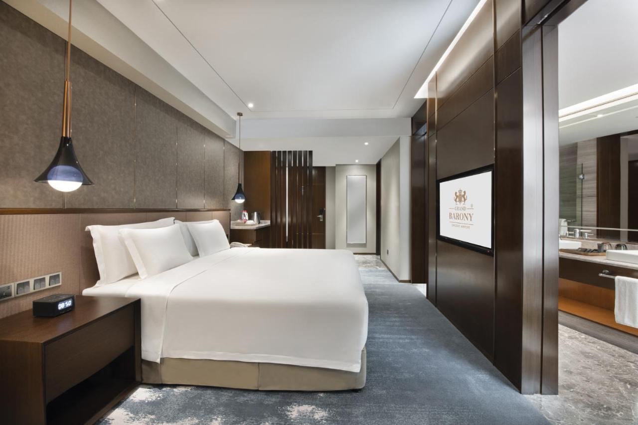 Grand Barony Qingdao Airport Hotel Экстерьер фото