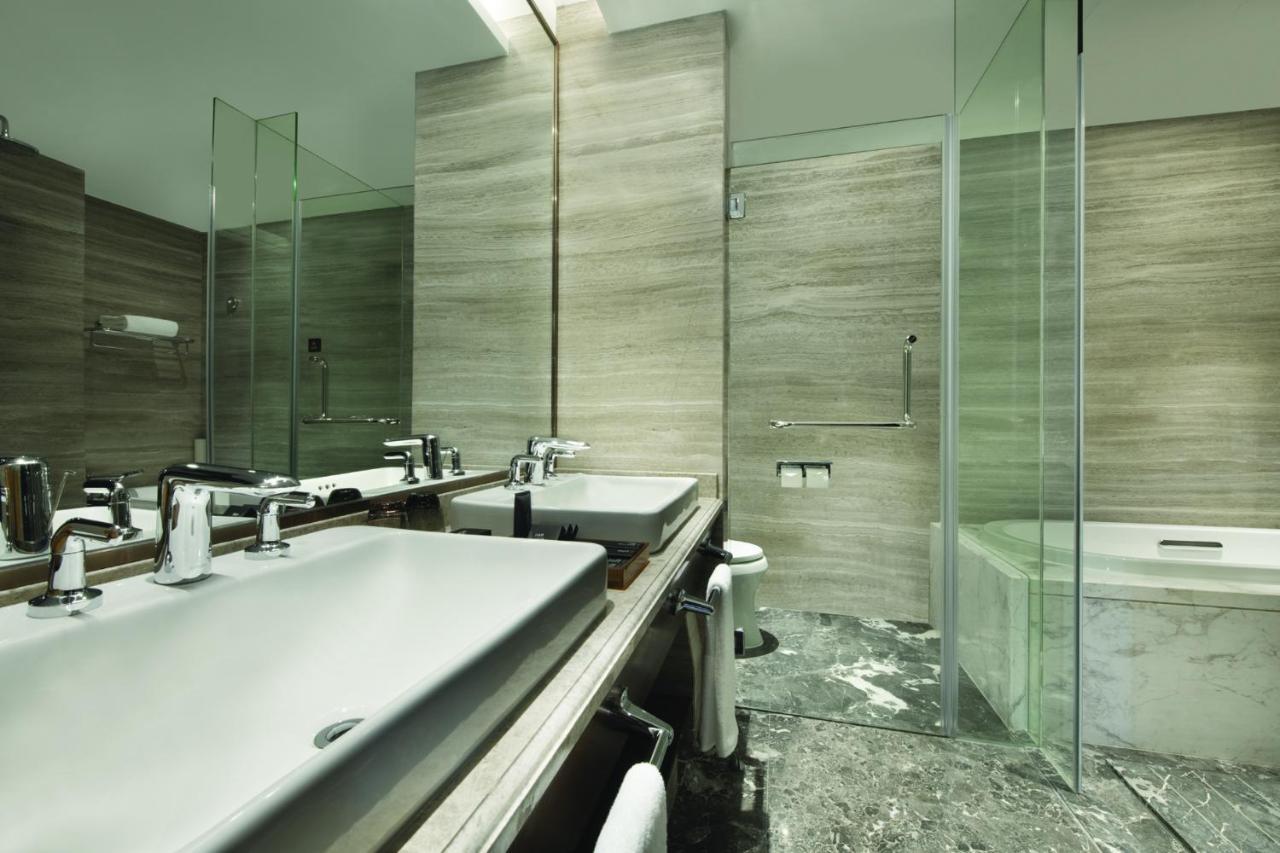 Grand Barony Qingdao Airport Hotel Экстерьер фото